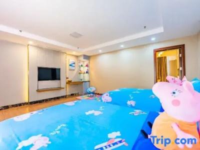 Yulong Inn - 76