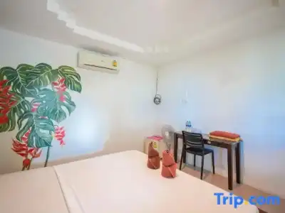 Phi Phi Cozy Seafront Resort - 35