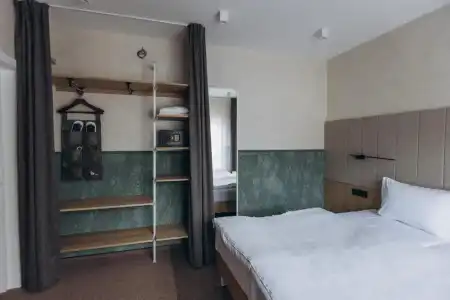 Vedmezhyi Dvir - 0