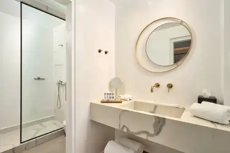 Alleys All-Suite & Spa - 222