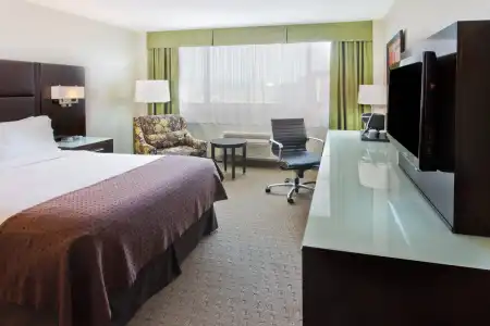 Holiday Inn Vancouver-Centre - 46