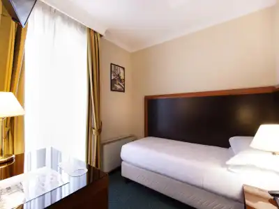 Garner Rome Aurelia by IHG - 28