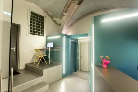 Little Italy Boutique Hostel - 9