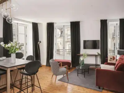 Maisons du Monde & Suites Nantes - 72
