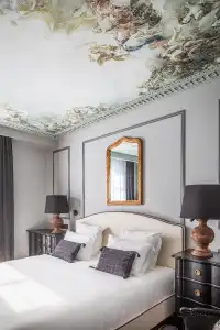 Maisons du Monde Hôtel & Suites - La Rochelle Vieux Port - 82