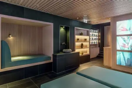 LUME Boutique, Autograph Collection - 19