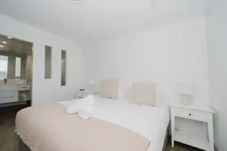 Bay Royal Apartments - 102