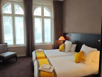 Hôtel L'Hirondelle - 52
