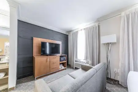 Spark by Hilton Lafayette South - 80