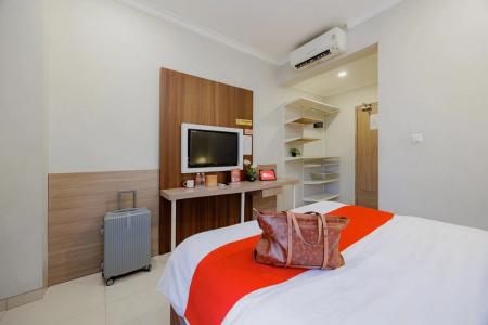 RedDoorz Premium near Ragunan Zoo 2 - 45