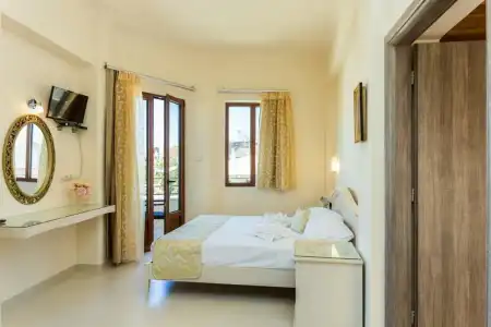Polyxenia Suites - 2