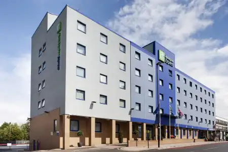 Holiday Inn Express London - Park Royal by IHG - 40