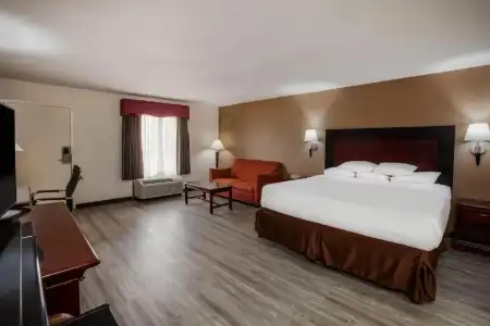 Days Inn & Suites by Wyndham Tyler - 35