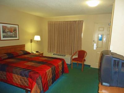 Suburban Studios Winston Salem-University Parkway - 3