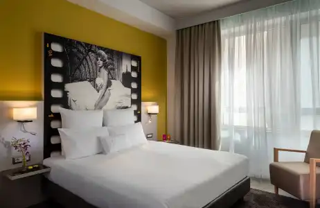 NYX Milan - 3