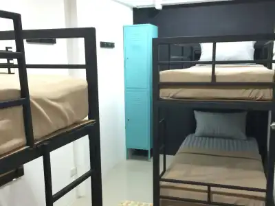 BB House Budget & Boutique - 0