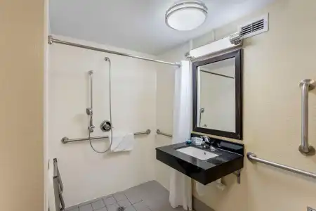 Best Western Harrisburg North - 9