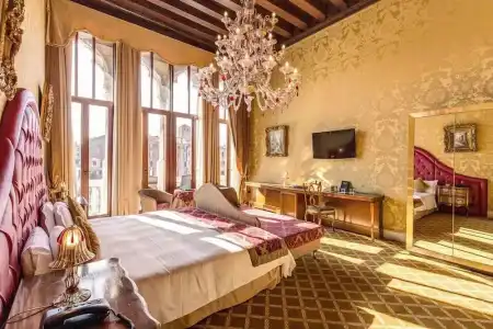 Pesaro Palace - 72