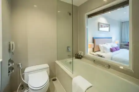 Bandara Silom Suites - 242