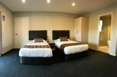 Ellerslie Palms Motel - 83