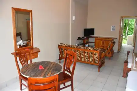 Reef Holiday Apartments - 82