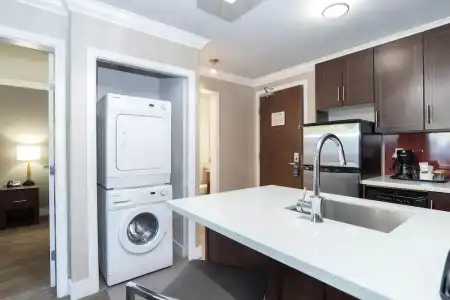 Sandman & Suites Calgary South - 73