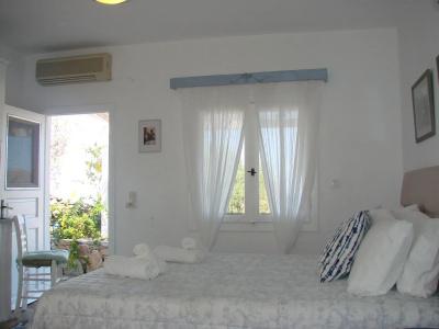 Captain's B&B - 1