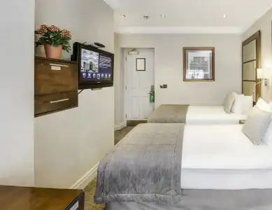 Gem Langham Court - 2