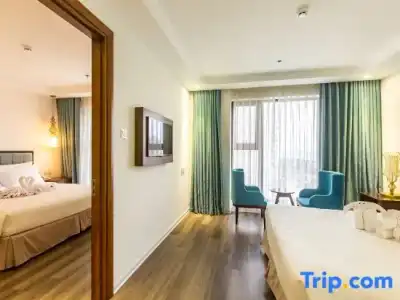 Adaline & Suite - 81