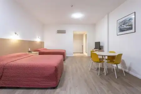 Mayfair Plaza Motel - 113