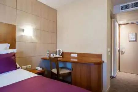 Hôtel le Kennedy, Clermont-Ferrand, The Originals Relais - 75
