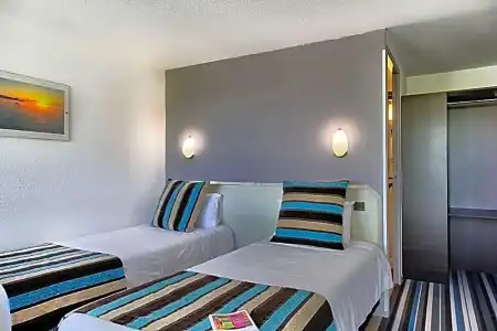 Sure by Best Western Biarritz Aeroport - 73