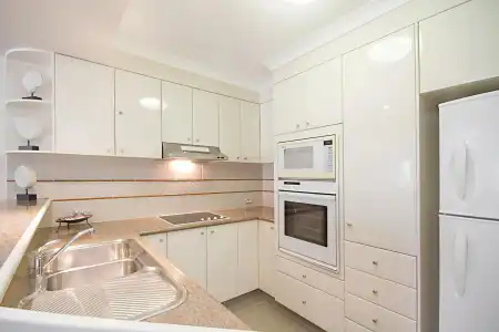 Burleigh Mediterranean Resort Enquiries - 18