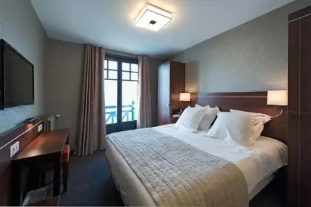 Hôtel Ambassadeurs - 46
