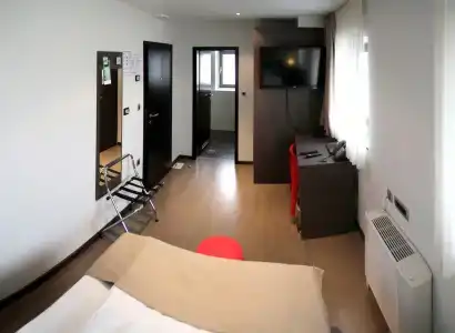 Nitro Rooms - 1