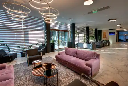 Best Western Plus Premium Inn - 1