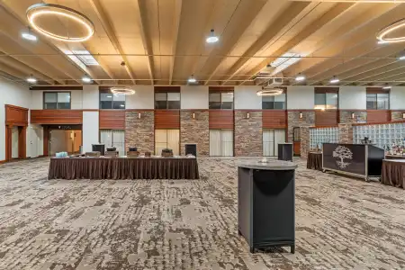 Best Western Plus GranTree Inn - 15