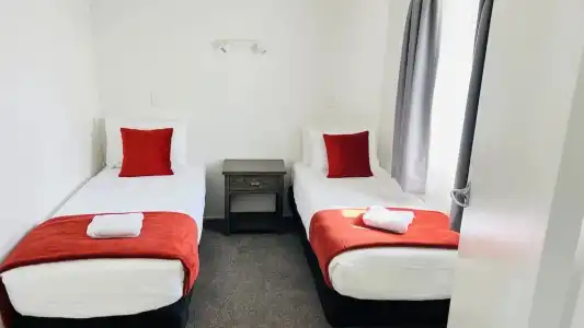 18th Avenue Thermal Motel - 38