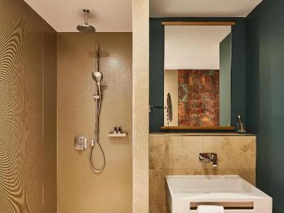 Indigo Dresden - Wettiner Platz by IHG - 80