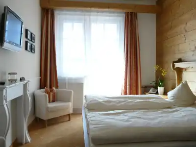 Roter Hahn - Bed & Breakfast - 1