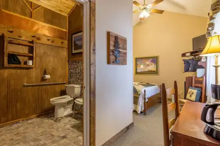 Hemlock Inn - 25