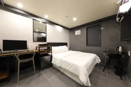 HY Realty - 15