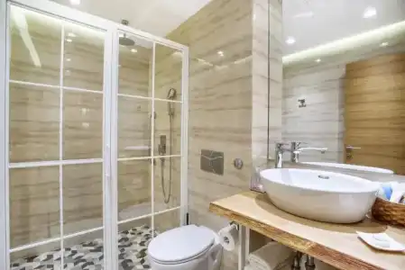 One Luxury Suites - 80