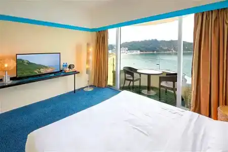 Warwick Cheung Chau - 76