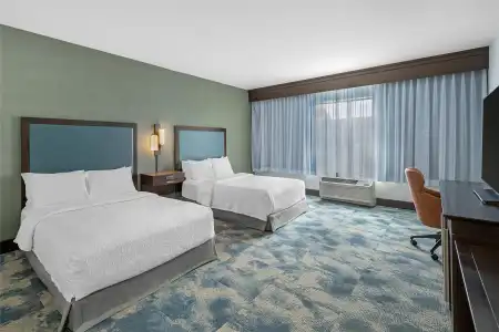 Hampton Inn & Suites Bend - 42