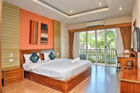 Whispering Palms Suite - 4