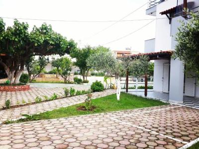 Yard Paradise - 8