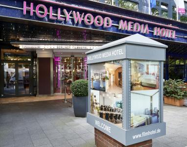 Hollywood Media - 26