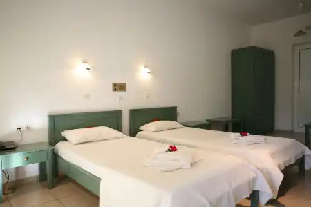 Elpis Studios & Apartments - 1