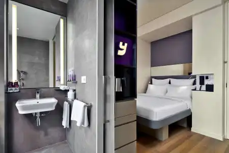 Yotel Singapore Orchard Road - 8